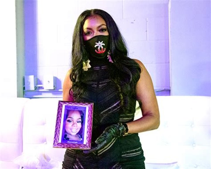 George Clooney & More Stars Livid Over No Murder Charge In Breonna Taylor Case: ‘I’m Ashamed Of This Decision’