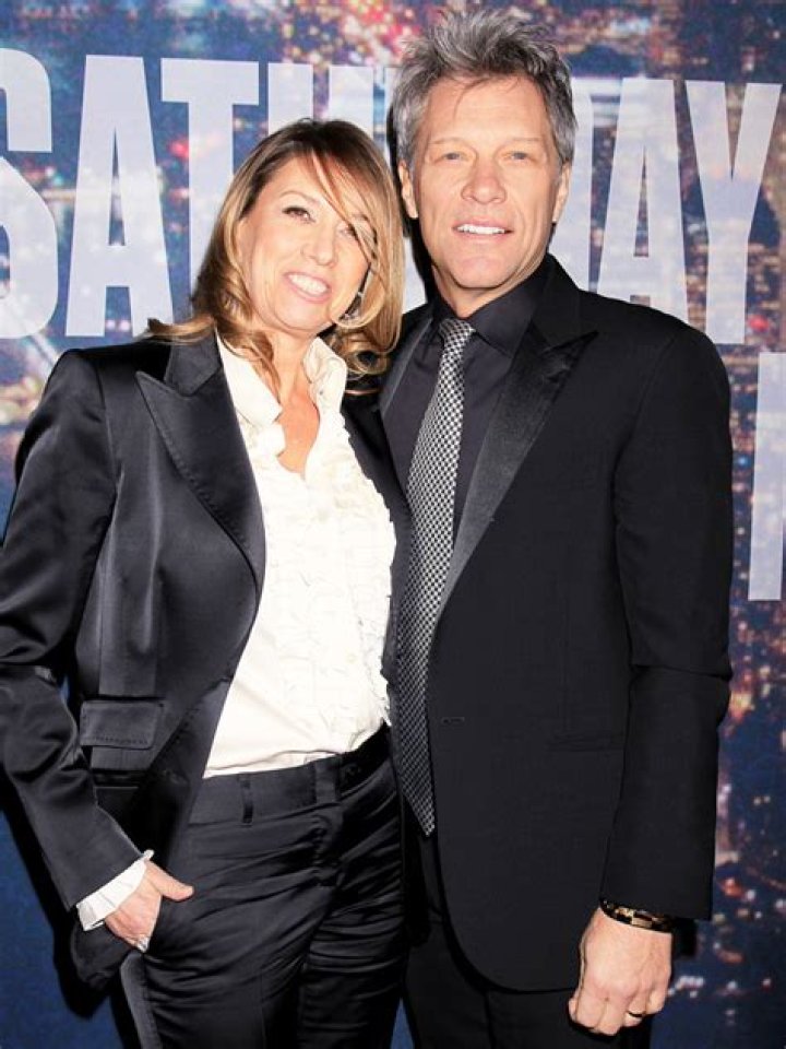 Jon Bon Jovi’s Wife Jokes About Sex Life: Video – Hollywood Life
