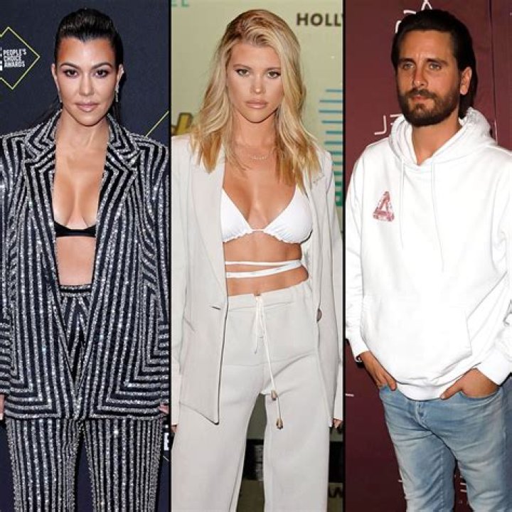 Kourtney Kardashian Thinks Sofia Richie Wasn’t A Fit For Scott Disick – Hollywood Life
