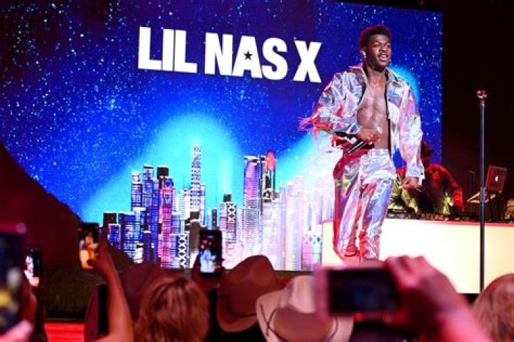 Rapper Performs ‘Industry Baby’ — Watch Video – Hollywood Life