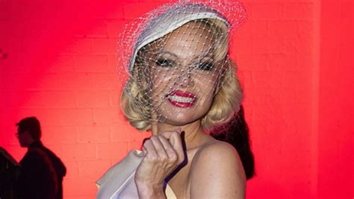 Pamela Anderson Is ‘Killing It’ In Broadway Rehearsals For ‘Chicago’ – Hollywood Life