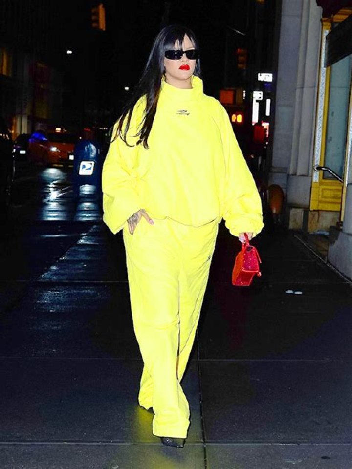 Rihanna Glows In Oversized Neon Sweatsuit For NYC Dinner 4 Months After Giving Birth