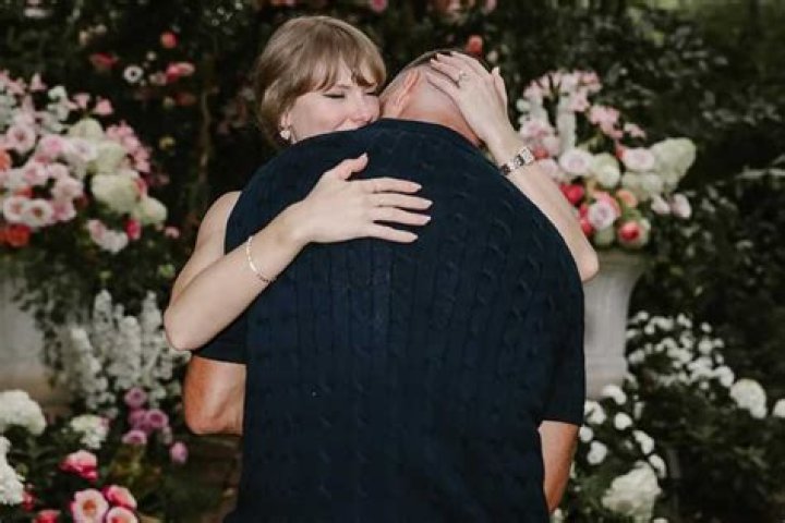 Travis Kelce Opens Up About When He ‘Really Started to Fall for’ Taylor Swift at First Game She Went to