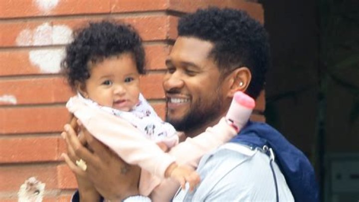Usher Shares Rare Photo Of Daughter Sovereign Bo – Hollywood Life