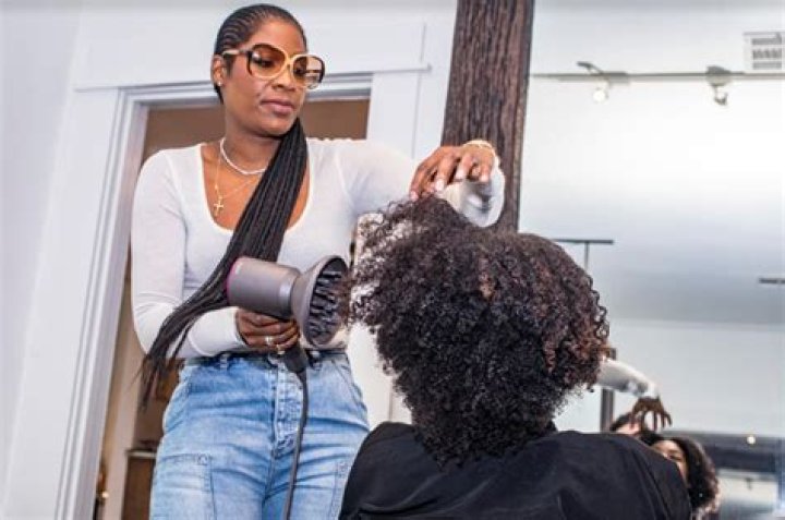 Zendaya’s Hairstylist Ursula Stephen On Natural, Healthy Curls – Tips – Hollywood Life